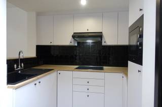 In het centrum van Stalhille, met een goede verbinding naar omliggende steden, treffen we deze volledig vernieuwde rijwoning aan.Deze woning wordt...