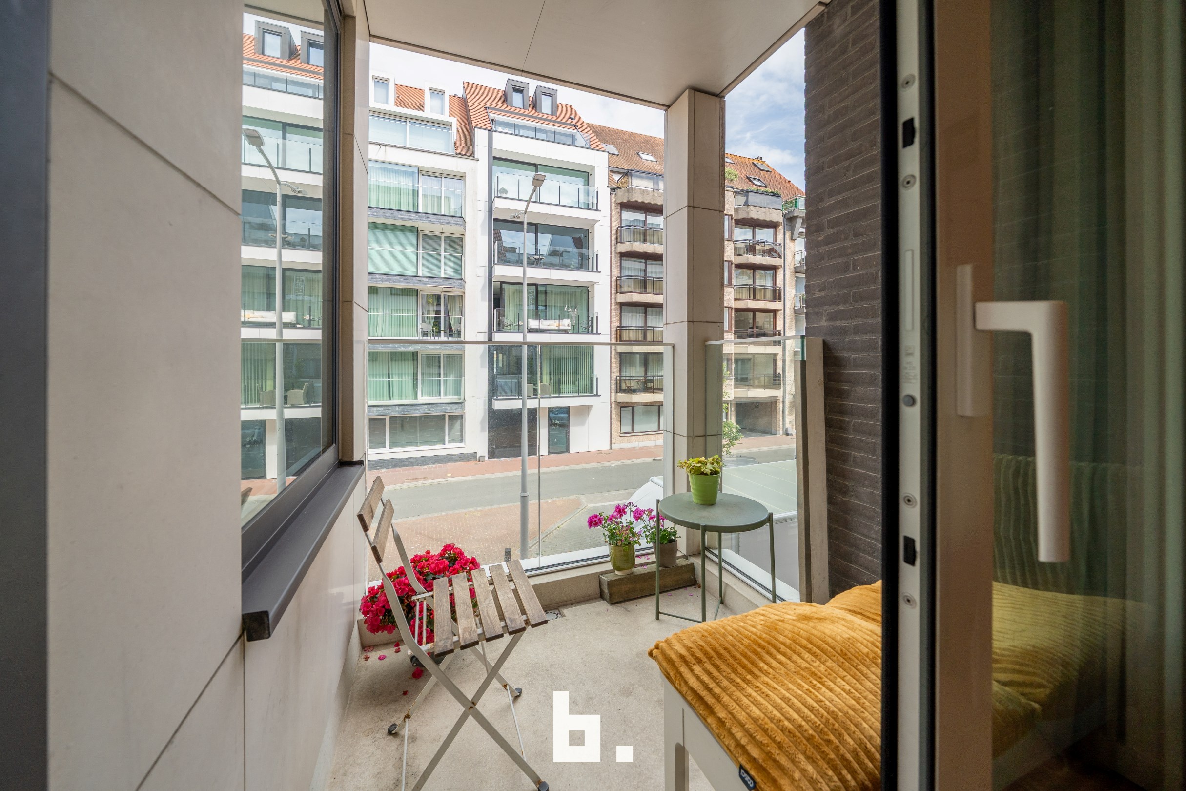 Stijlvol afgewerkt appartement bevindt zich op een uitstekende ligging - foto 4