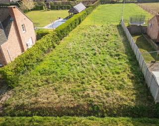 Ben je op zoek naar de ideale locatie om jouw droomwoning te realiseren in een rustige, groene omgeving? Dan is deze bouwgrond in de...