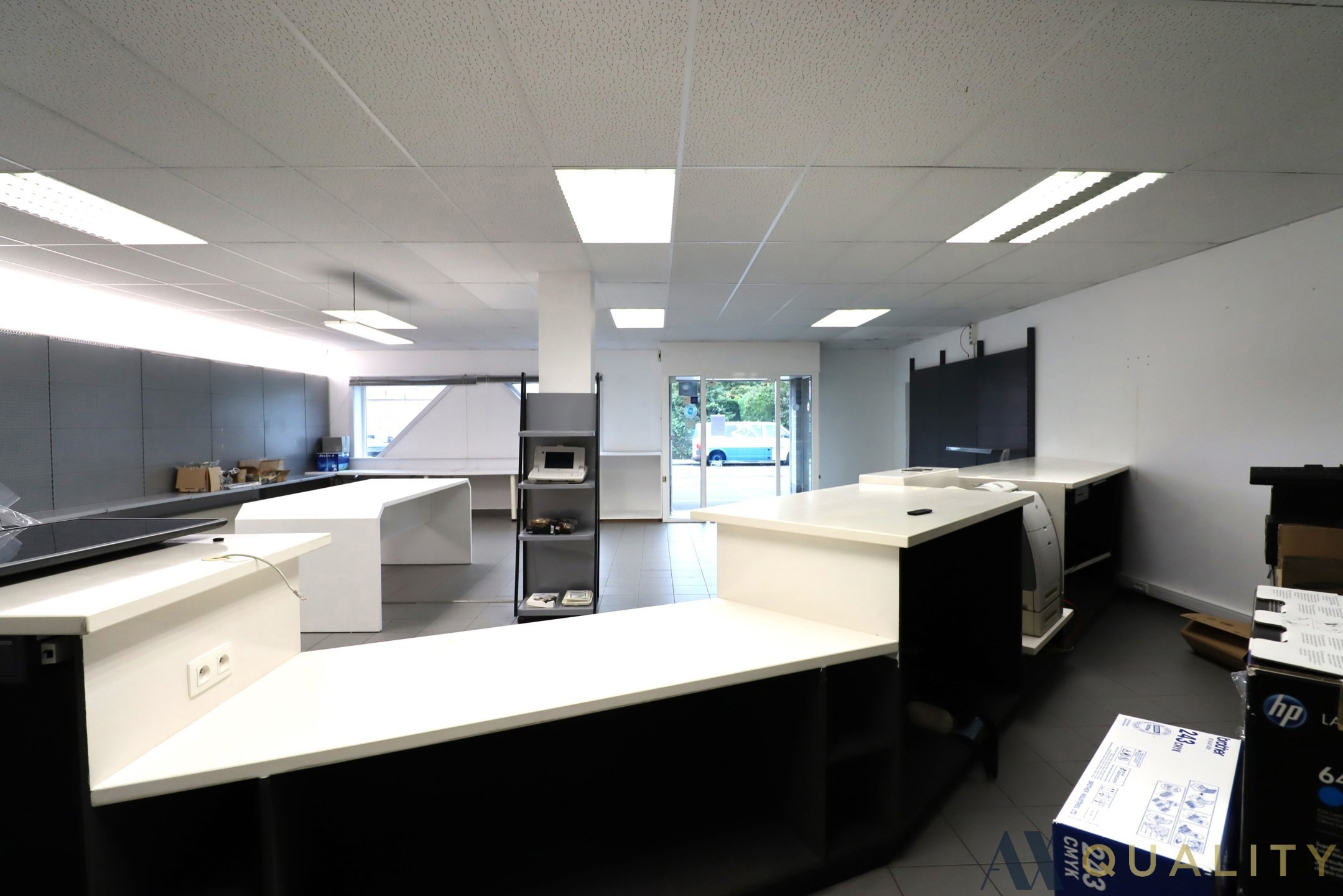 Zeer centraal gelegen handelspand te Bornem - foto 3