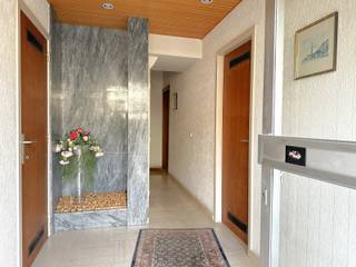 Dit fijne appartement bevindt zich op de tweede verdieping van een rustig gebouw, gelegen aan de Plantijnlei 31 in Schoten. De ligging is...