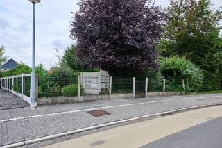 Dans une impasse d'un quartier résidentiel calme de Denderleeuw, à quelques pas de la gare, vous trouverez ce beau terrain à bâtir dans...