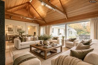 Charmante villa met ruime uitbreidingsmogelijkheden op een uniek privé-domein grenzend aan natuurgebied te Schilde<br /><br />In één van de meest gegeerde en residentiële buurten van Schilde, discreet gelegen aan het einde van een doodlopende straat, bevindt zich deze karaktervolle villa op een uitzonderlijk perceel van ca. 14.990 m², waarvan een deel ingericht werd voor het houden van dieren met eigen verblijf. Een locatie waar rust, privacy, natuurbeleving en comfort naadloos samenkomen.<br /><br />Indeling gelijkvloers:<br />De villa verwelkomt u via een ruime en lichtrijke inkomhal met vestiaire en gastentoilet. Vanuit hier bereikt u de aangename leefruimte met open haard en grote raampartijen, die zorgen voor een prachtig uitzicht op de fraai aangelegde tuin. Aansluitend bevindt zich een sfeervolle leefveranda, volledig omringd door schuiframen en voorzien van automatische zonnescreens, zodat u het hele jaar door geniet van een maximale lichtinval en een harmonieus zicht op het groen.<br /><br />De volledig uitgeruste keuken biedt eveneens zicht op en directe toegang tot het terras en wordt vergezeld door een praktische berging. Aansluitend bevindt zich een tweede gezellige leef- en eetruimte, voorzien van een houtkachel, wat deze ruimte bijzonder warm en uitnodigend maakt. Tevens is er een aparte bureauruimte, ideaal voor wie praktijk- of kantooractiviteiten aan huis wenst. De inpandige garage met automatische poort biedt plaats aan twee voertuigen.<br /><br />Eerste verdieping:<br />De nachthal leidt naar de master bedroom met ensuite badkamer, aangevuld met drie comfortabele, volwaardige slaapkamers. Daarnaast is er een tweede badkamer met douche en een bijzonder ruime, functionele wasplaats.<br /><br />Tuin en buitenbeleving:<br />De zuidwest-georiënteerde parktuin vormt een ware oase van rust, met weidse vergezichten en een bijzonder harmonieuze groenbeleving. De tuin werd smaakvol aangelegd, inclusief een fraaie vijverpartij, en beschikt bovendien over een bijgebouw/stal voor het houden van dieren — ideaal voor paarden- of dierenliefhebbers, of voor wie een hobbyproject wenst te realiseren.<br /><br />Bijzonderheden:<br />- Maximale privacy, prestigieuze ligging & ideale zonoriëntatie<br />- Renovaties: 1997 (aanbouw leefruimte) – 1999 (gedeeltelijk buitenschrijnwerk)<br />- Verwarming op aardgas (Viessmann) via radiatoren en convectoren<br />- Dubbele beglazing (hout & aluminium)<br />- Rolluiken aanwezig<br />- Videofonie & automatische toegangspoort<br />- Oprit met plaats voor ca. 6 wagens<br />- Bergzolder toegankelijk via vlizotrap
