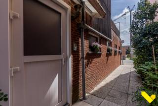 Ruim tweeslaapkamer appartement op centrale locatie!Dit appartement is gelegen op de eerste verdieping en beschikt over een eigen private inkom.Via...