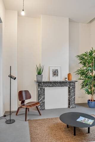Affinimmo presenteert met trots dit exclusieve - verhuurde - 1 slk-appartement, gelegen in het hart van Gent.Het pand is een toonbeeld van...