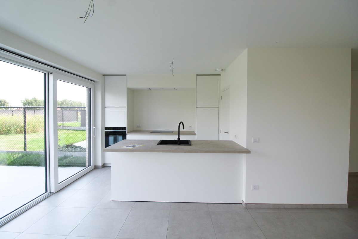 Volledig afgewerkte halfopen nieuwbouwwoning in Roeselare - foto 5