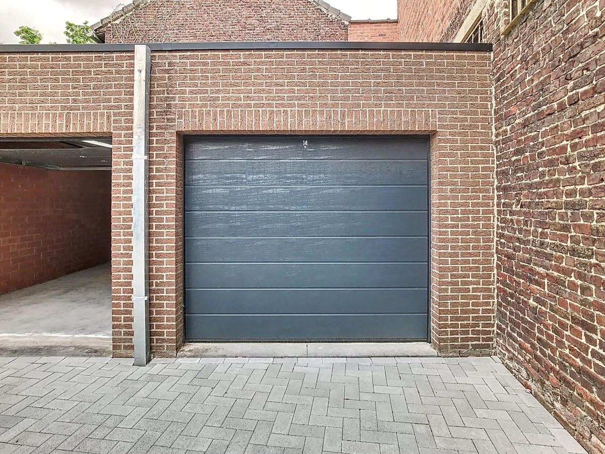 Garage for sale in the center of Roeselare! - photo 1