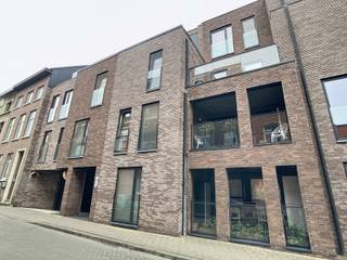 Kwalitatief afgewerkt 2-slaapkamerappartement te Tienen!Het appartement is gelegen in residentie Poorthof, te midden in het centrum van Tienen. De...