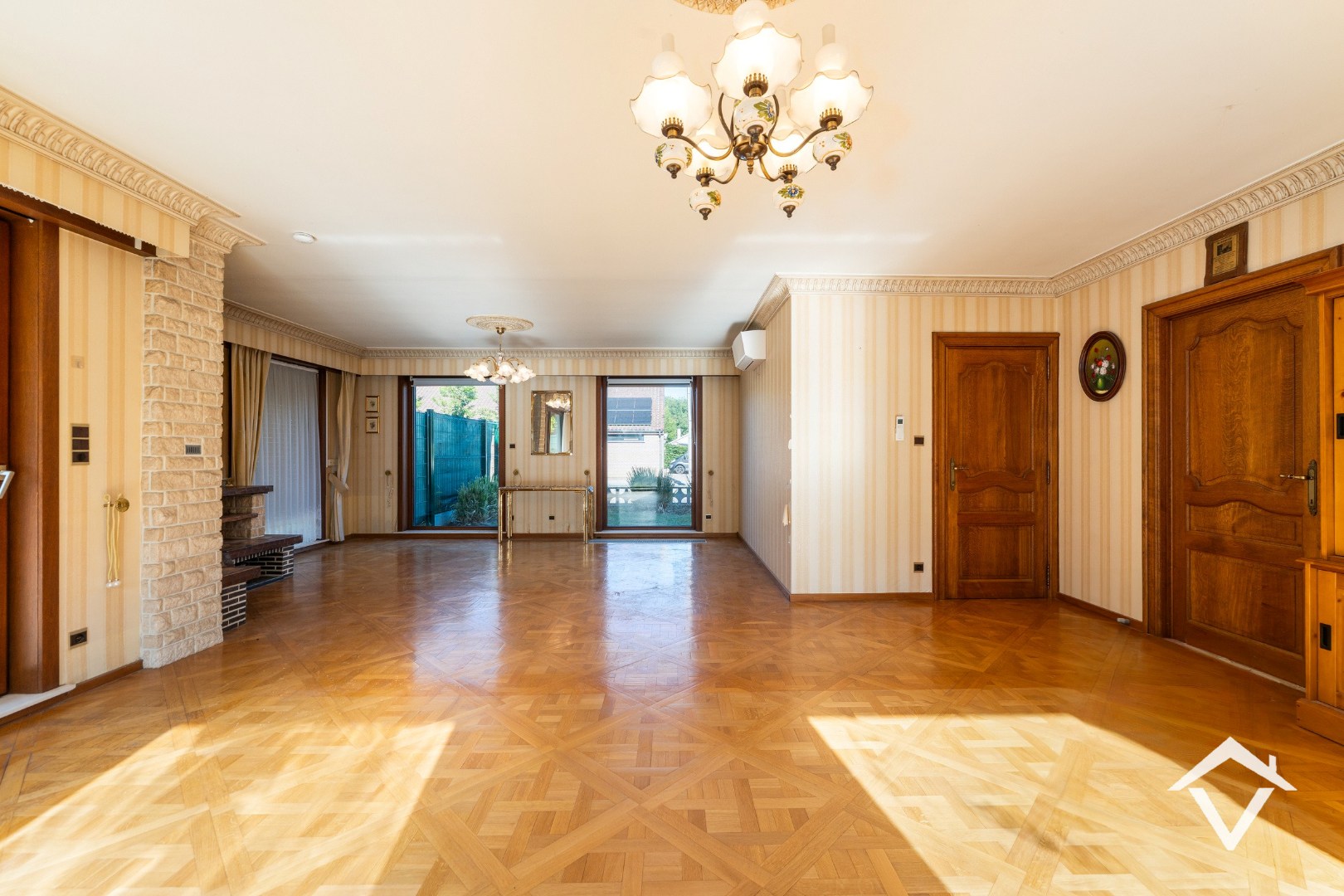 Zeer ruime en instapklare woning met veel mogelijkheden te Eernegem - foto 4