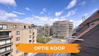 Gelegen op de vijfde verdieping vinden we dit ruime, gemeubelde appartement terug.De ligging is centraal, nabij de vaargeul. Het appartement beschikt...