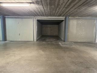 This private garage box (No. 21) is located in the garage complex of Residence Simil, located at Lejeunelaan 38 in Koksijde (next to...