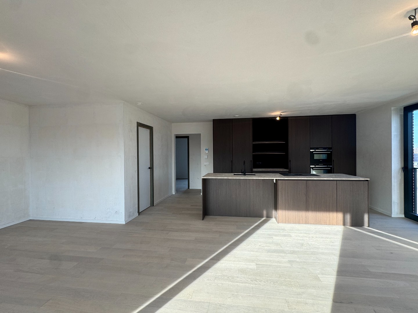 Nieuwbouwappartement met twee slaapkamers, terras en ondergrondse autostaanplaats te koop in Zulte - foto 2