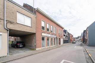 Te koop – Handelspand met uitzonderlijk ontwikkelingspotentieel (gemengd gebruik)Op een strategisch gelegen locatie te Denderhoutem bieden wij dit...