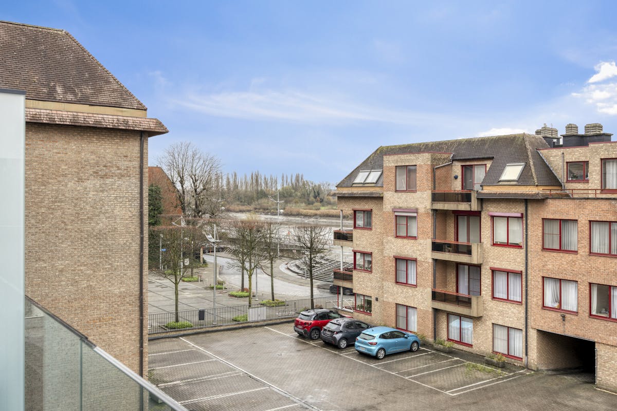Recent apartment in Boom with a view of the water - photo 2