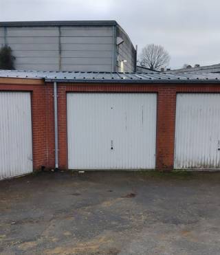 Garagebox op wandelafstand van het AZ Nikolaas en Odisee Hogeschool.