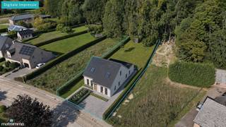 GUNSTIG GELEGEN BOUWGROND VOOR OPEN BEBOUWING IN RUSTIGE OMGEVING TE EIGENBILZEN<br /><br />*** Bekijkt U deze bouwgrond via een aanverwante website? Surf dan naar https://matisimmo.be/nl/aanbod/4486664/bouwgrond-te-koop-in-3740-bilzen-hoeselt en klik op volgende link voor het INTERACTIEF GRONDPLAN: https://grondplan.matisimmo.be/grondplan/?map=BilzenLochstraatLot2A ***<br /><br />Deze bouwgrond is gelegen aan de Lochtstraat te Eigenbilzen, een deelgemeente van Bilzen. Alle basisvoorzieningen zoals eetgelegenheden, apotheek, kleine supermarkt, bank, etc., zijn in de dorpskern van Eigenbilzen terug te vinden op slechts enkele minuten wandelen. Het gezellige stadscentrum van Bilzen bevindt zich op minder dan 10 minuten rijden.<br /><br />Totale oppervlakte: 15a 45ca.<br />Het perceel beschikt over een breedte vooraan van 16,5 meter en een diepte van ongeveer 86 meter.<br />De bouwdiepte bedraagt 17 meter op het gelijkvloers en 12 meter op de verdieping.<br />De bouwbreedte bedraagt 10,5 meter.<br /><br />Er zijn onder meer volgende verkavelingsvoorschriften van toepassing:<br />Hoofdbestemming: ééngezinswoning ;<br />Nevenbestemming: kantoorfunctie, vrije beroepen en diensten met voorwaarden;<br />Dakvorm: hellend dak met een dakhelling van 40° en een maximale kroonlijsthoogte van 4,50 meter;<br />Bouwhoogte hoofdgebouw: maximaal 1,5 bouwlaag;<br />Bijgebouwen achtertuin: max. oppervlakte 40m²;<br /><br />Voor meer informatie omtrent deze bouwgrond kan u vrijblijvend contact opnemen met ons kantoor via 089/44.00.00 of info@matisimmo.be.<br /><br />Bestuursmaatregelen in het maatregelenregister: nee