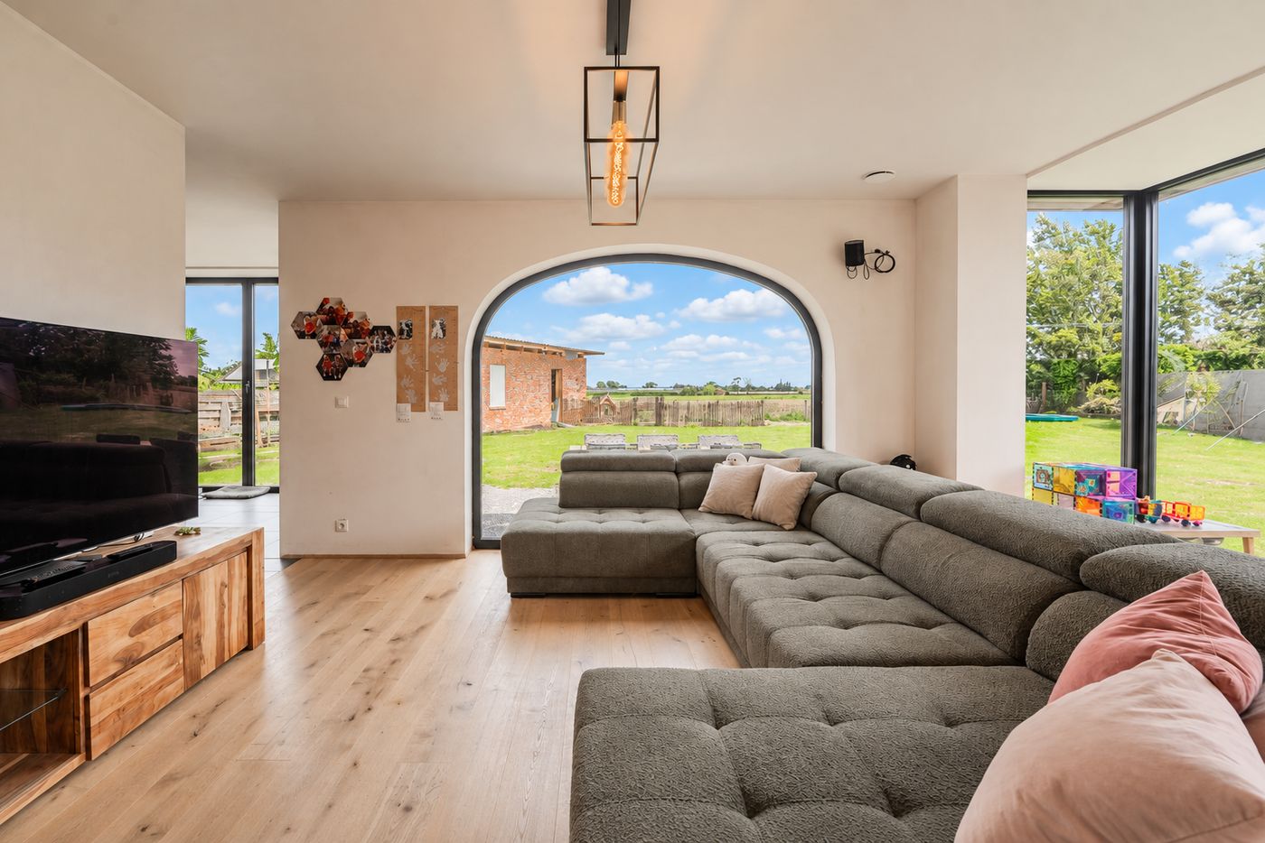 PRACHTIGE VILLA MET 7 SLAAPKAMERS, APARTE WOONEENHEID/PRAKTIJKRUIMTE  EN LANDELIJK VERZICHT - foto 5