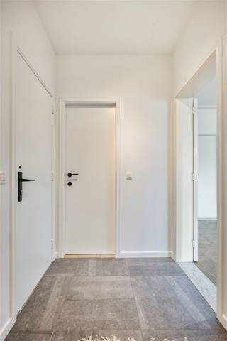 Ruim & zonnig appartement (92m²) met twee slaapkamers en garage op toplocatie te EdegemGelegen op de tweede verdieping van een kleinschalig gebouw in...