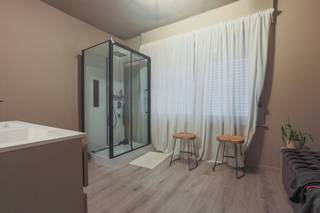 Instapklare, karaktervolle halfopen woning met 3 slaapkamers en  gezellig tuinterras (energielabel C, zonnepanelen, airco...)