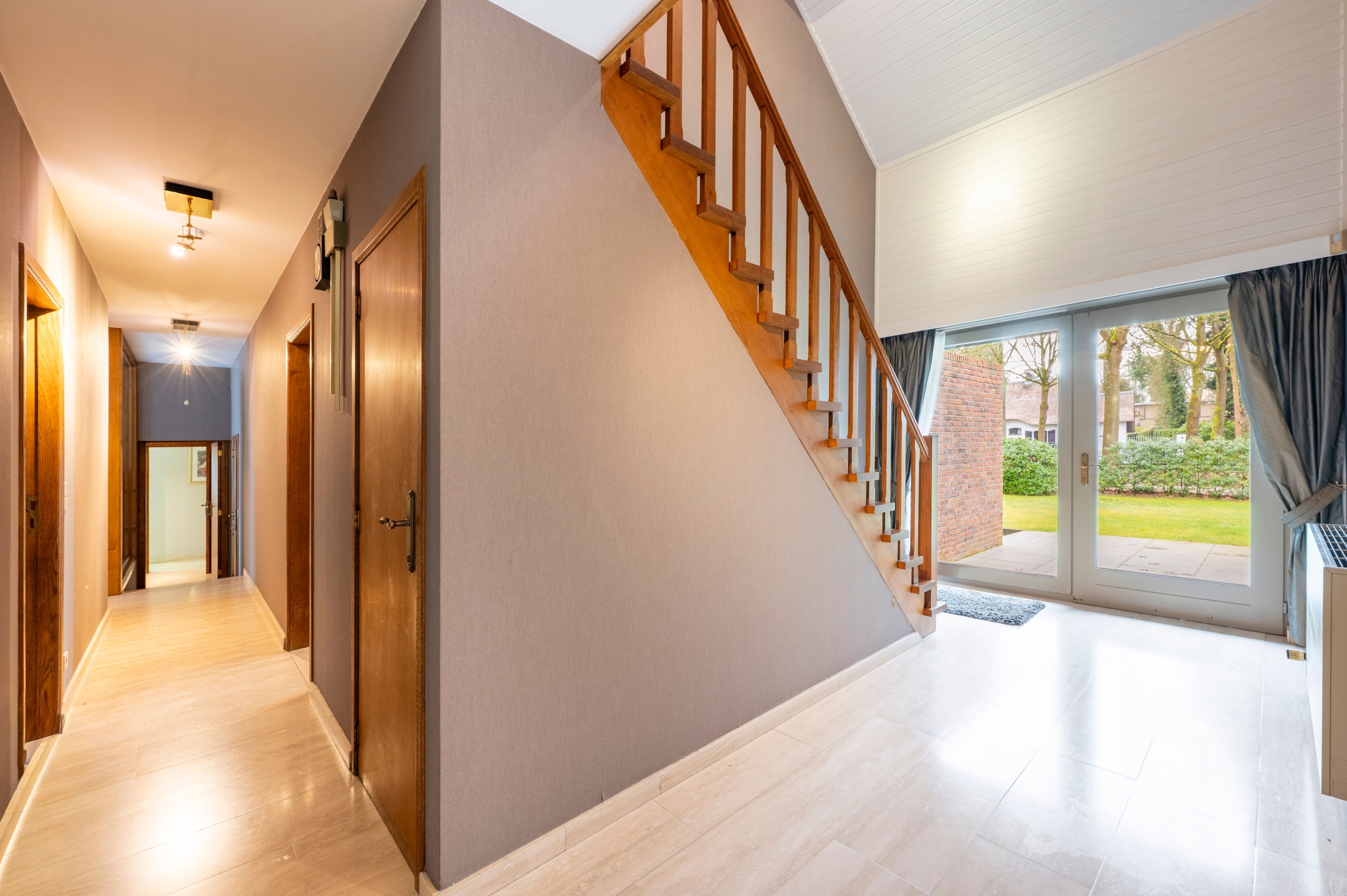 Ruime villa met praktijkruimte op toplocatie in Schotenhof. - foto 5