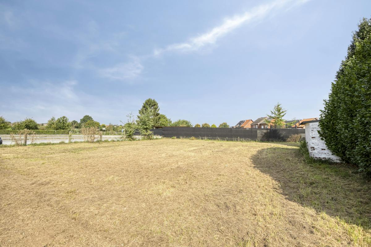 Spacious plot of 13a60ca with development potential in Riemst - photo 5