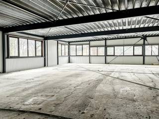 Polyvalente nieuwbouw ruimte op een steenworp van de Nederlandse grens. Deze ruimte van ± 232 m² op de eerste verdieping is de uitgelezen plek...