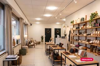 Handels en -winkelruimte gelegen op een gunstige locatie in het centrum van Essen. Voorzien van eigen inkomdeur met rolluiken, handelsruimte,...