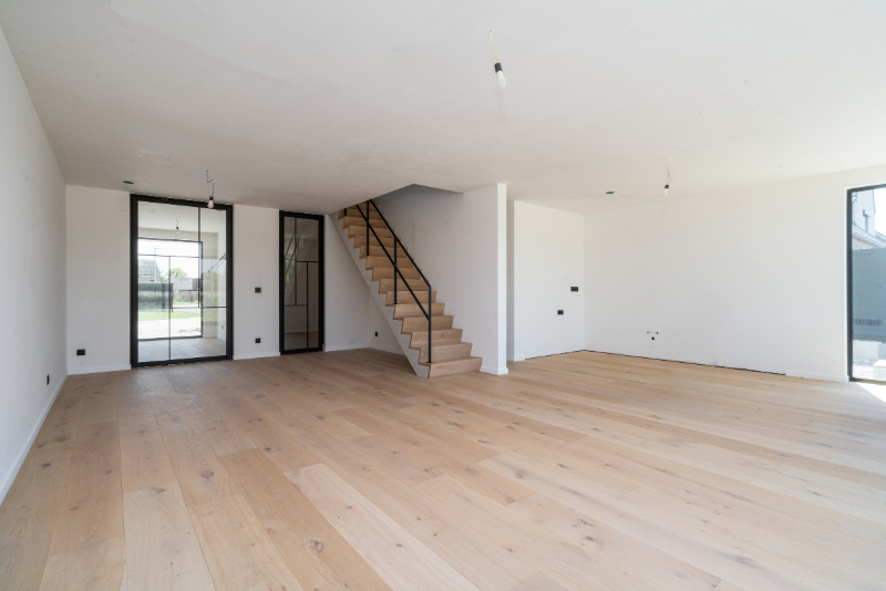 Exclusieve NIEUWBOUW DRIE-GEVELVILLA afgewerkt in duurzame materialen, 3-4 slaapkamers met dressingruimte, domotica en overal massieve eikparket. - foto 5