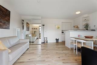 Welkom in residentie Alexandra, waar deze schitterende en ruime studio op jou wacht.Gelegen op een absolute toplocatie, op slechts 150 meter van de...