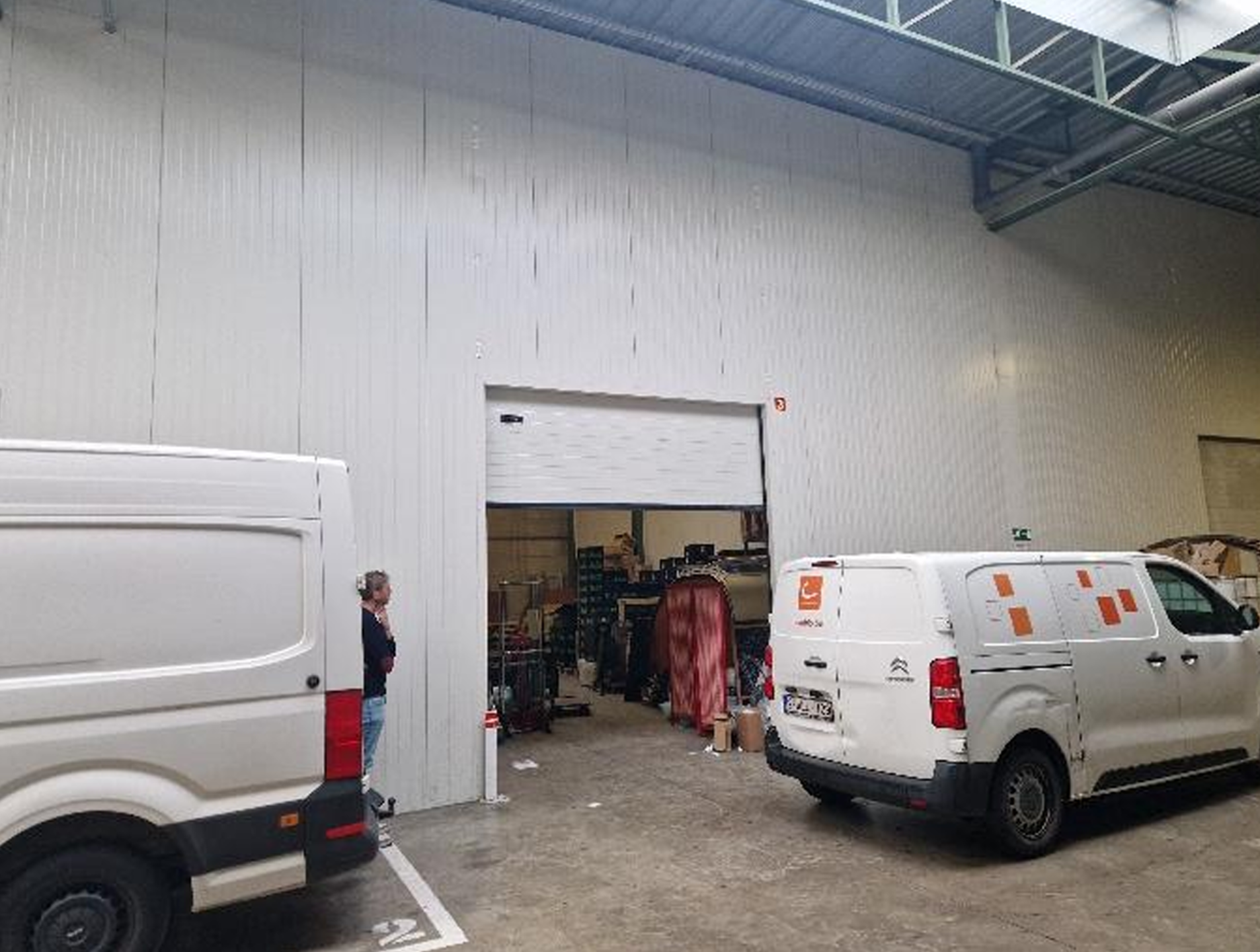 Magazijn te huur met een oppervlakte van 150 m².  - foto 1