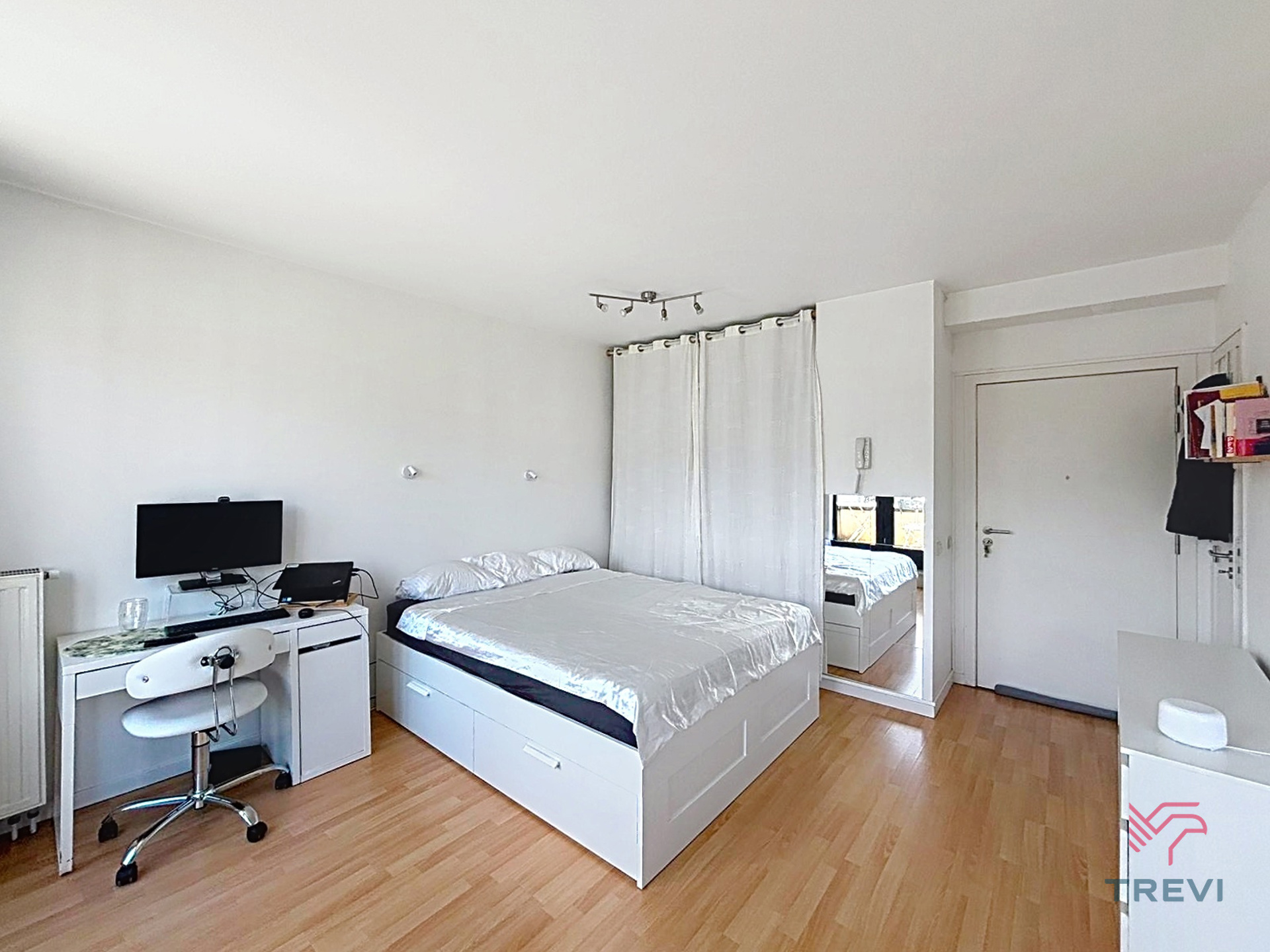 STUDIO OP DE BOVENSTE VERDIEPING VAN EEN RECENT GEBOUWD PAND - foto 4