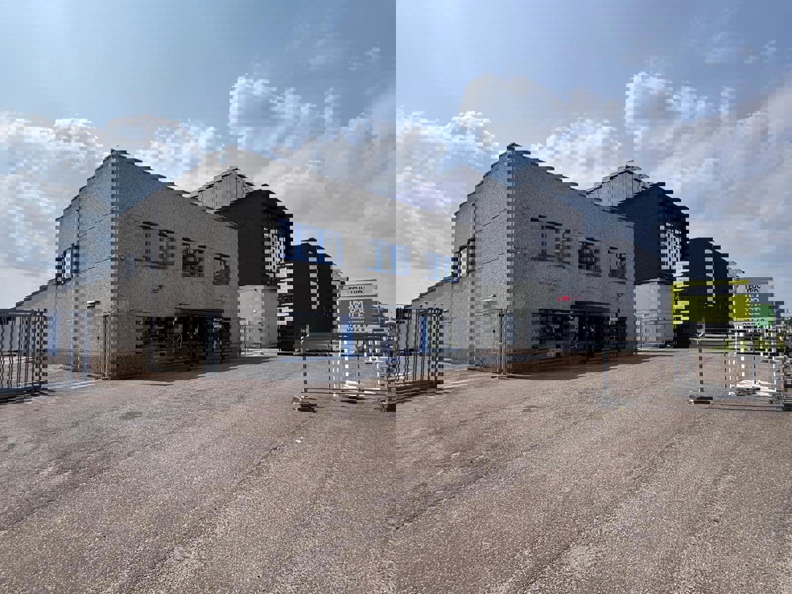 Goed gelegen commercieel pand met een opp. van 1.150m²  - foto 1