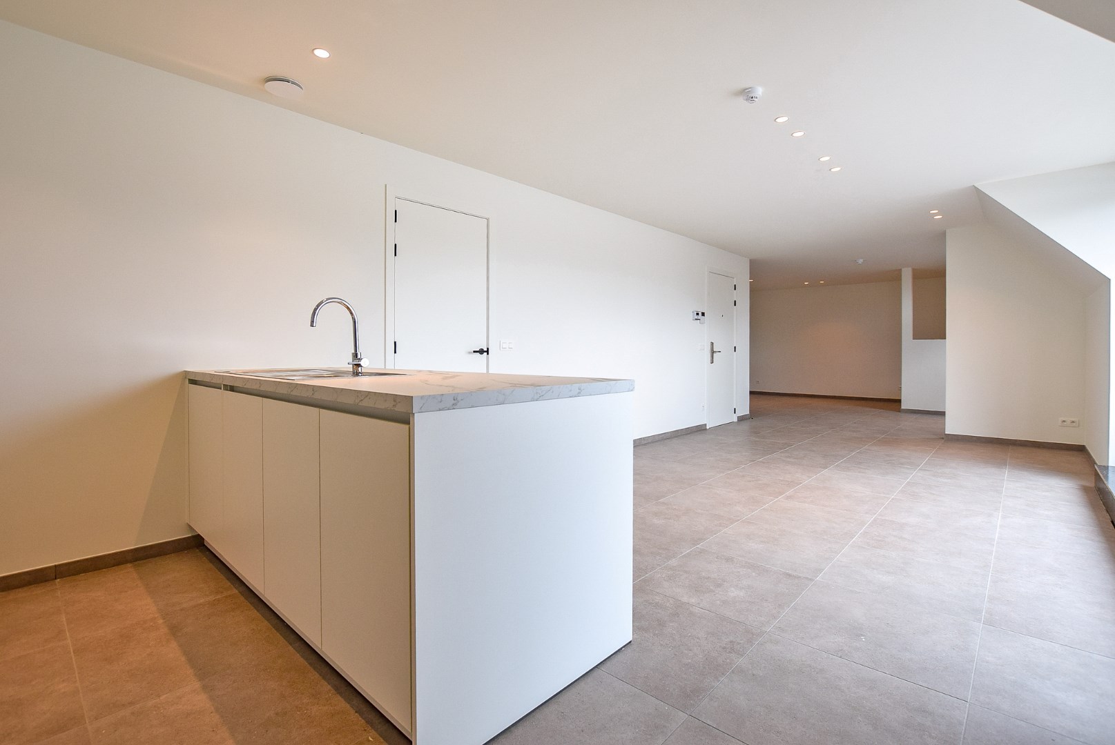 Ruim 2-slaapkamerappartement (129m²) te Leke (Diksmuide). - foto 2