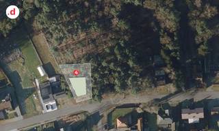 <br />In de Kruisstraat in Houthalen-Helchteren bieden we vier nieuwe bouwgronden aan voor open en halfopen bebouwing, gelegen in een groene en rustige woonomgeving.<br /><br />De centrale ligging zorgt ervoor dat je vlot toegang hebt tot winkels, scholen, openbaar vervoer en belangrijke invalswegen richting Hasselt, Genk en de E314. Hier woon je in alle rust, zonder in te boeten op bereikbaarheid.<br /><br />De percelen zijn bouwrijp en te koop zonder bouwverplichting, zodat je vrij bent om te bouwen op jouw tempo en volgens jouw plannen.<br /><br />De verkoop is nu gestart – grijp deze kans om jouw woonproject te realiseren in Houthalen-Helchteren. 