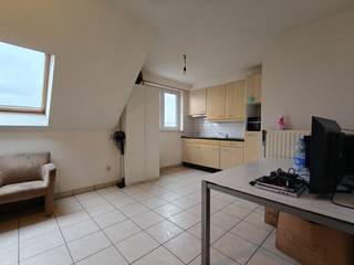 Deze gezellige studio bevindt zich op de derde verdieping, op wandelafstand van het centrum van Lokeren. De ligging is ideaal: rustig gelegen,...