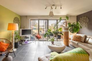 Deze instapklare woning nabij het centrum van Boechout biedt een ideale combinatie van comfort, licht en praktische indeling. De lichtrijke...