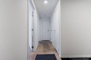 Mail : clara.ja@weinvest.be TEL : 0456 12 69 85We Invest biedt u exclusief dit prachtige gemeubileerd appartement met 2 slaapkamers aan, gelegen aan...