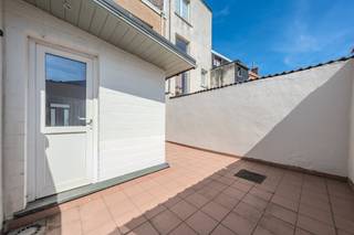 Deze instapklare woning te koop is gelegen langs de Oudenburgsesteenweg te Oostende. Hier geniet u een vlotte verbinding met het...