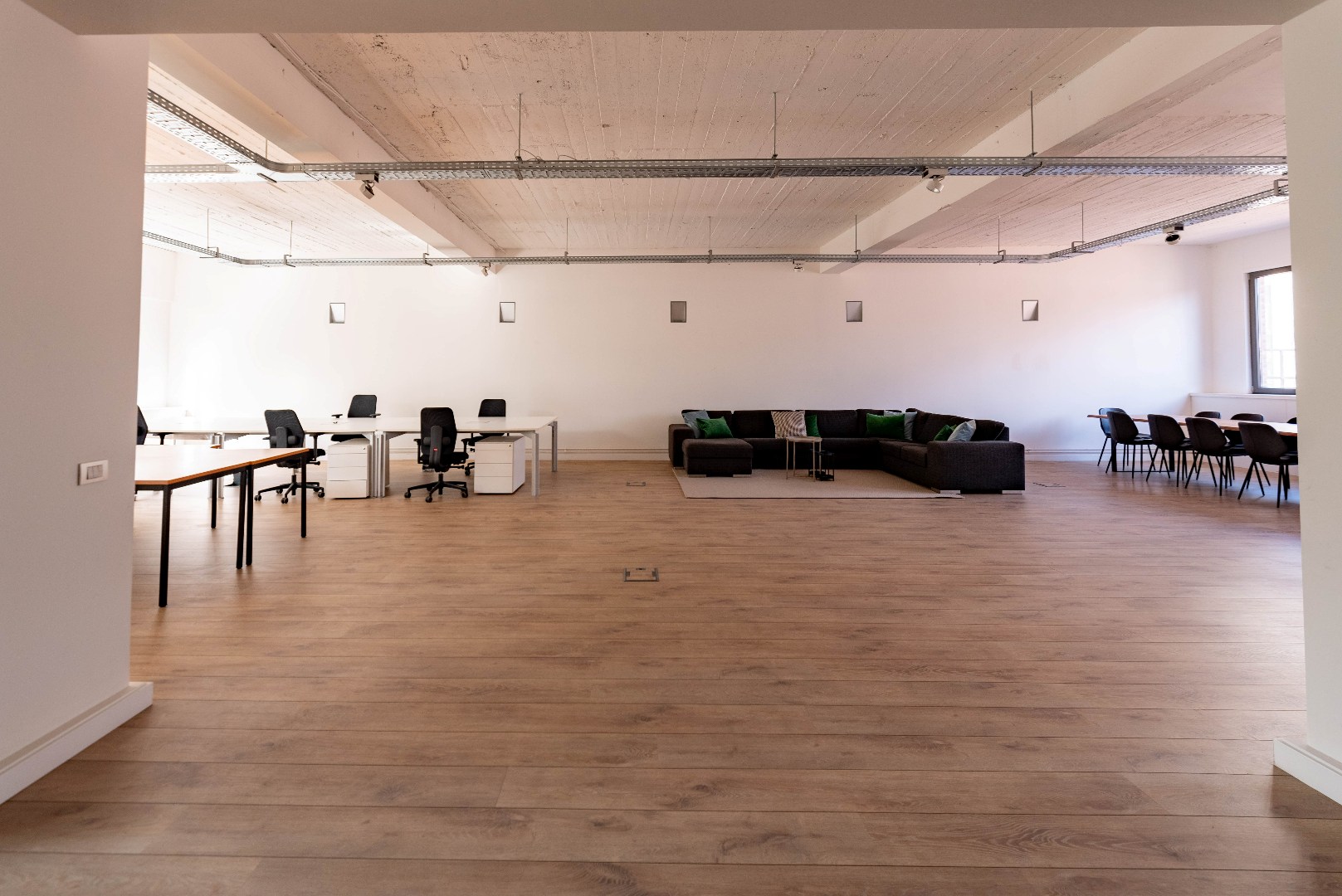 Commercieel te huur in Antwerpen - foto 2