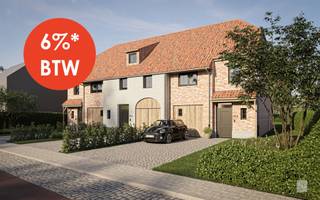 <p>Deze landelijke woning is gelegen in het gezellige Kemzeke (Stekene), vlakbij het Stropersbos, met een vlotte bereikbaarheid via de E34 Antwerpen-Knokke.</p><p>Het gebouw is vakkundig opgetrokken en luxueus afgewerkt. <br />Deze nieuwbouwwoning komt in aanmerking voor 6% BTW en dankzij bijzondere aandacht voor energie en ecologie zal het gebouw bijna energie neutraal zijn = korting van 100% op de onroerende voorheffing gedurende vijf jaar!</p><p>De 3 slaapkamers (+ 2 mogelijk op zolder), ruime badkamer, 2 toiletten, inpandige garage verklappen meteen dat het een ideale gezinswoning is waar wonen en werken perfect combineerbaar zijn.<br />De zolder is bereikbaar via een vaste trap.</p><p>Als eyecatcher komen we opdraven met een lichtrijke woonkamer en een mooie leefkeuken die uitgeeft op de grote tuin, met een fantastisch uitzicht over de velden.<br />Vloerverwarming, zonnepanelen, ventilatiesysteem D, optie tot warmtepomp, het zijn slechts enkele van de vele troeven die deze woningen te bieden hebben.</p><p>Met bruto woonoppervlakte circa 223m² is er voldoende plaats voor heel uw gezin!<br />Het gebruik van duurzame materialen en technieken resulteren in een gegarandeerd laag energieverbruik en maken van deze woning de perfecte basis voor jouw warme thuis.<br />Tot slot zijn er ruime budgetten voorzien voor de vloerafwerking, binnendeuren, sanitair én keuken, deze zijn inbegrepen in de geafficheerde prijs. Voor de keuken is er maar liefst 18.500 euro keuzebudget!</p><p>Contacteer ons snel om een vrijblijvend bezoek te brengen aan de laatst beschikbare woning in dit project! 0468 176 177 </p>