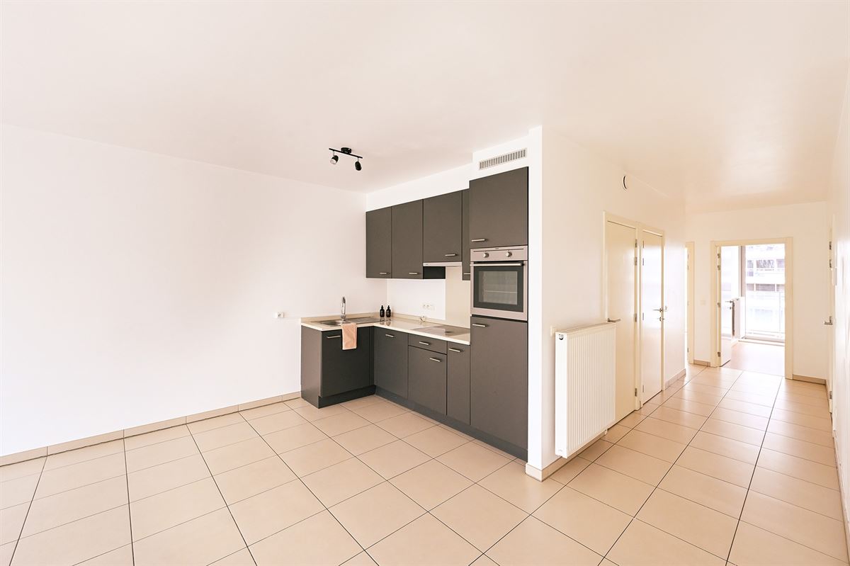 Ruim en energiezuinig 2-slaapkamerappartement met groot terras - foto 4