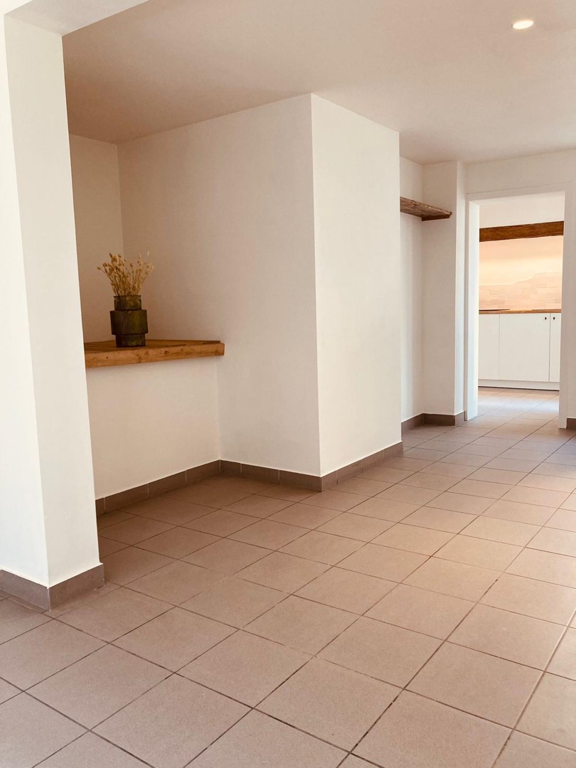 Karaktervolle woning met 2 slaapkamers, bureau en koer - foto 4