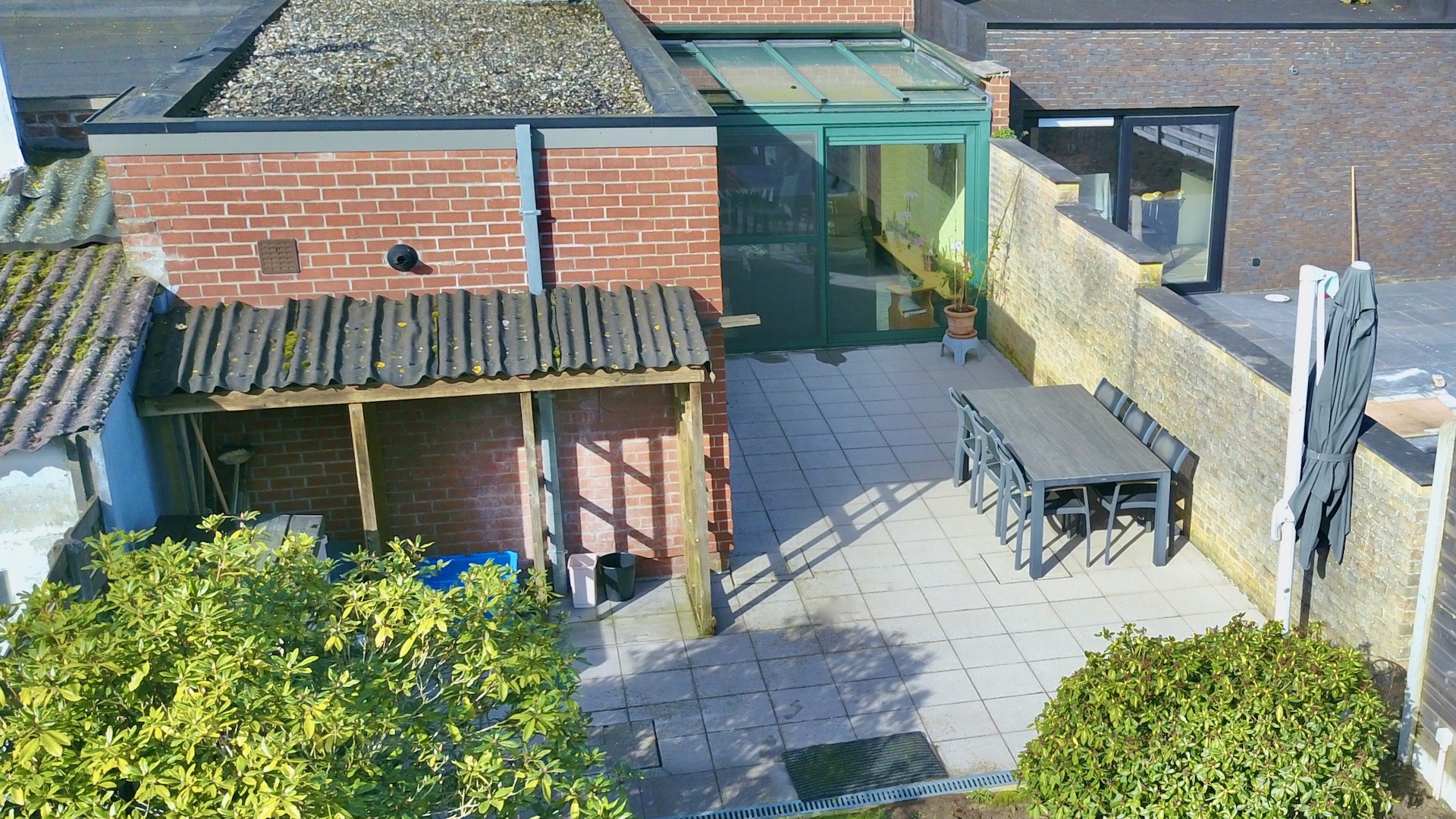 Volumineuze woning met terras, tuin, garage, 3 slpk voor 349.000 EUR - foto 3