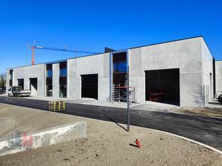 Magnifiek gelegen nieuwbouw KMO-units vanaf 63 m² tot 280 m² te huur.De casco loods van 280 m² heeft een vrije hoogte van 6m en is opgebouwd uit een...