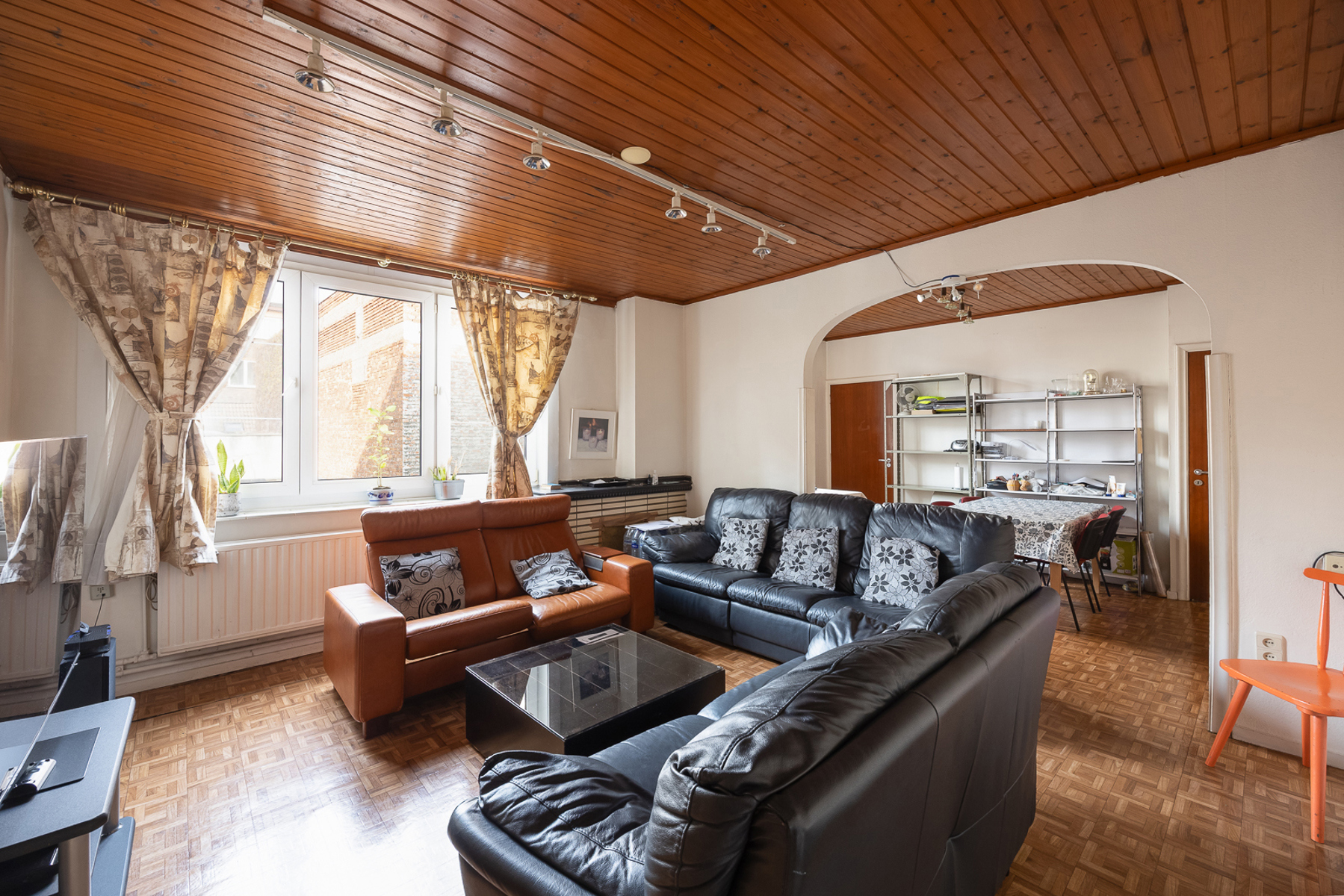 Ruim appartement met 3 slaapkamers - foto 2