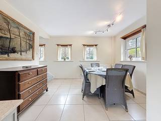 Halfopen woning rustig gelegen in de residentiële wijk De Simli, op wandelafstand van het strand, winkels en andere voorzieningen. Deze...