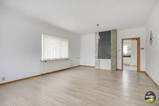 Op een rustige locatie in het charmante Grote Spouwen, deelgemeente van Bilzen, vinden we deze ruime woning met maar liefst 5 slaapkamers, gelegen...