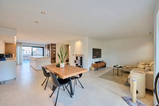 ZEER RUIM MODERN EN LICHTRIJK TRIPLEX APPARTEMENT IN HET CENTRUM VAN OUDSBERGEN (MEEUWEN)Dit prachtig, instapklaar triplex appartement bestaande uit...