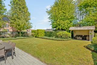 Charmante landelijke hoekwoning met aangelegde tuin, gelegen in een rustige en kindvriendelijke woonwijk op wandelafstand van het centrum van...