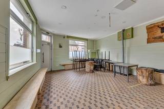 Voor meer info of een bezoek, bel 054 69 39 31 - Op zoek naar een eigendom met karakter én tal van mogelijkheden? Dit te renoveren café met woonst...